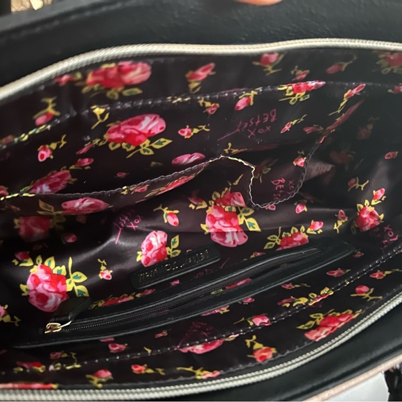 Betsey Johnson Black and Cream Quilted Handbag - Picture 3 of 11